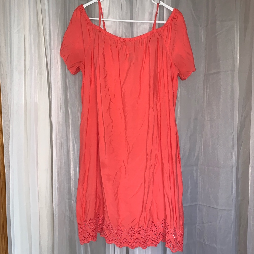 Coral dress, old navy brand, barely worn, size medium